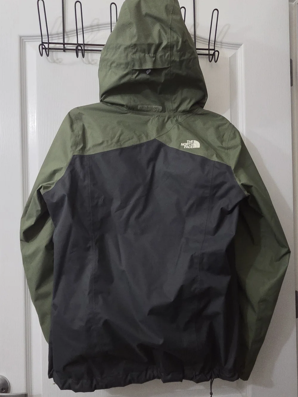 The North Face Men’s Two-Tone Green & Black Waterproof Jacket